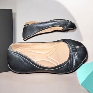 Naturalizer Women’s Black Leather Casual Flat Shoes Sz-6